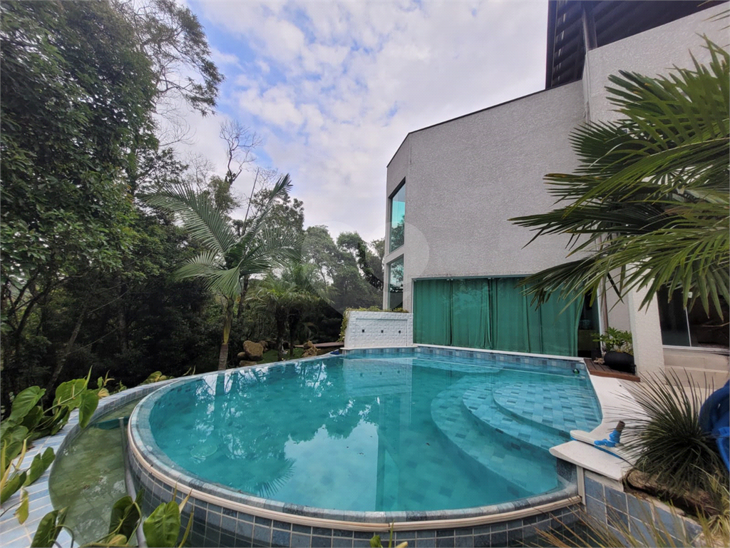 Casa de Condomínio à venda e aluguel com 3 quartos, 284m² - Foto 2