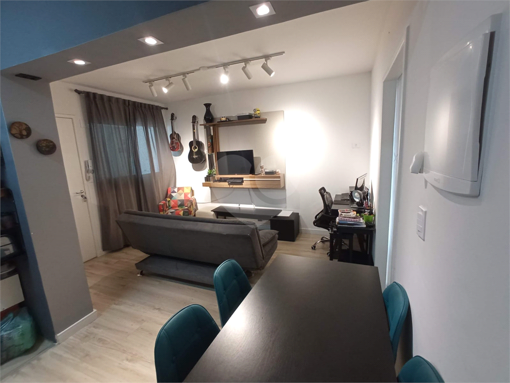 Apartamento à venda com 2 quartos, 60m² - Foto 2