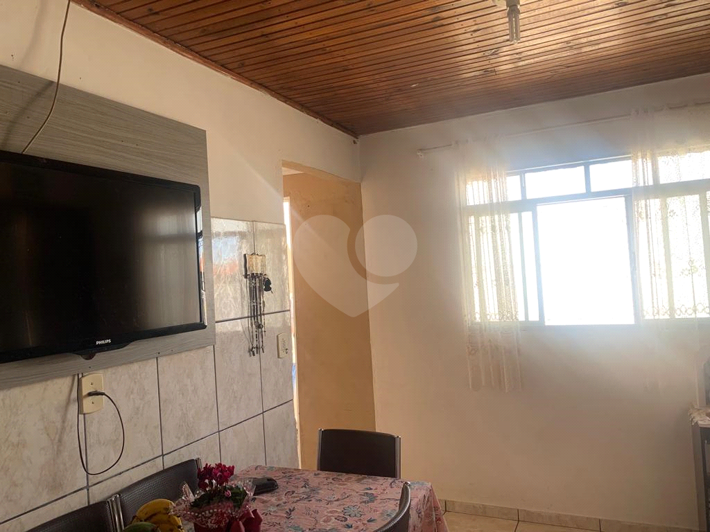 Casa à venda com 2 quartos, 34m² - Foto 11