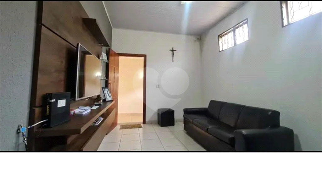 Casa à venda com 4 quartos, 150m² - Foto 1