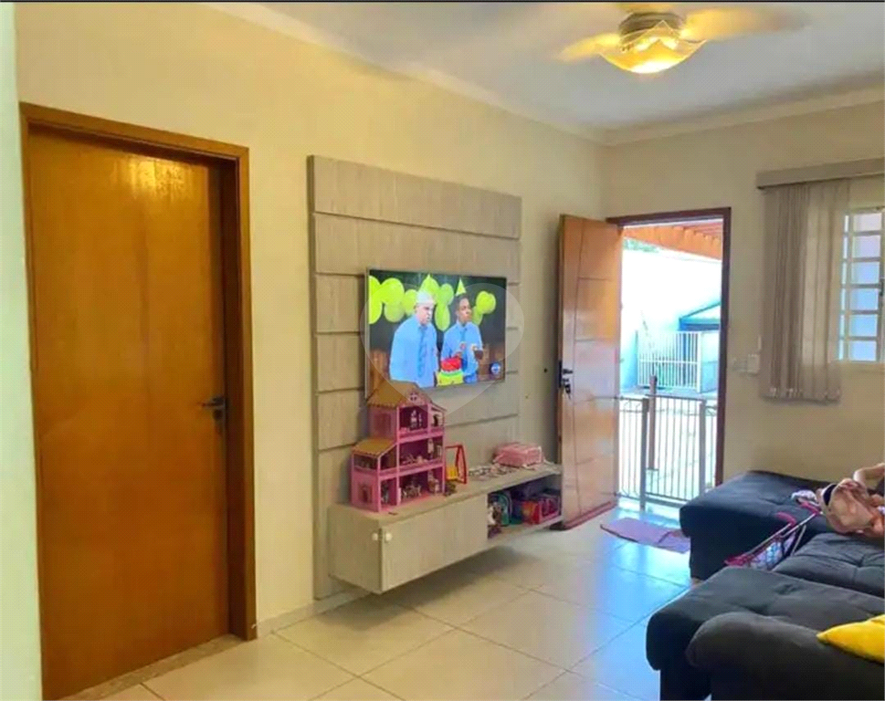 Casa à venda com 3 quartos, 140m² - Foto 1