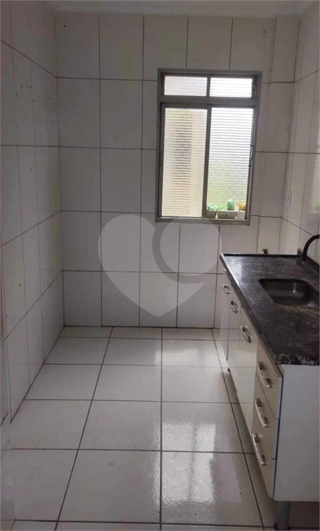 Apartamento à venda com 2 quartos, 48m² - Foto 2