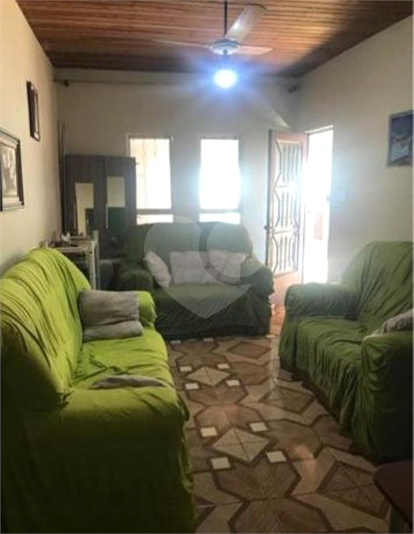 Casa à venda com 3 quartos, 179m² - Foto 1