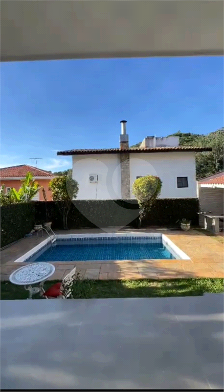 SOBRADO EM CONDOMÍNIO À VENDA NO RES. 9 