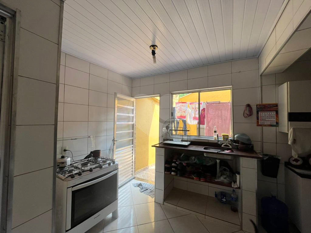 Casa à venda com 3 quartos, 244m² - Foto 3