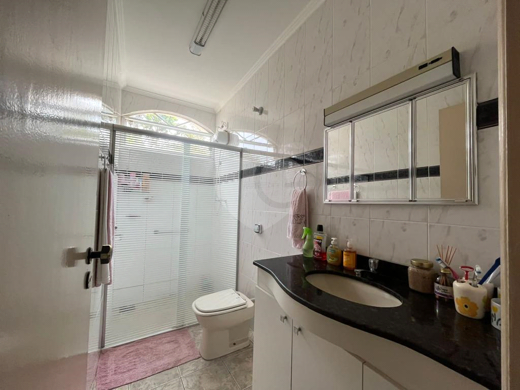 Casa à venda com 3 quartos, 244m² - Foto 12