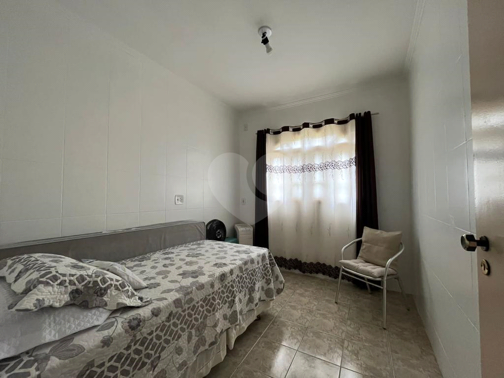 Casa à venda com 3 quartos, 244m² - Foto 18