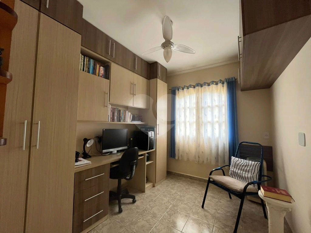 Casa à venda com 3 quartos, 244m² - Foto 13