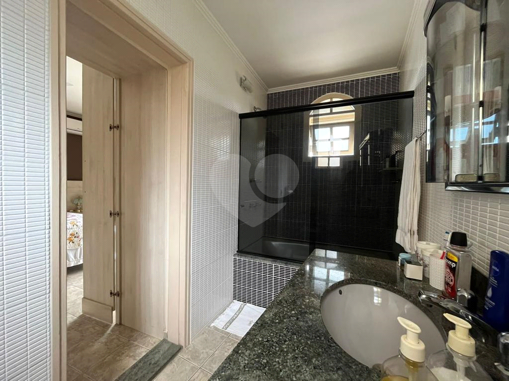 Casa à venda com 3 quartos, 244m² - Foto 19