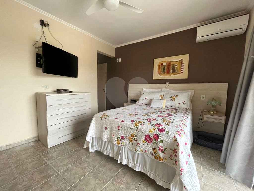 Casa à venda com 3 quartos, 244m² - Foto 15