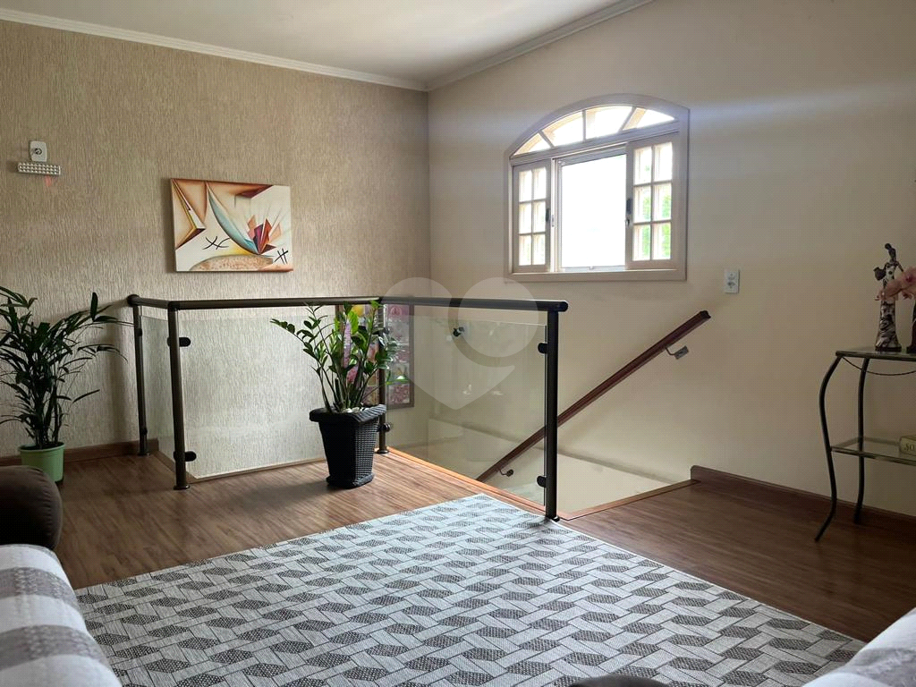 Casa à venda com 3 quartos, 244m² - Foto 9