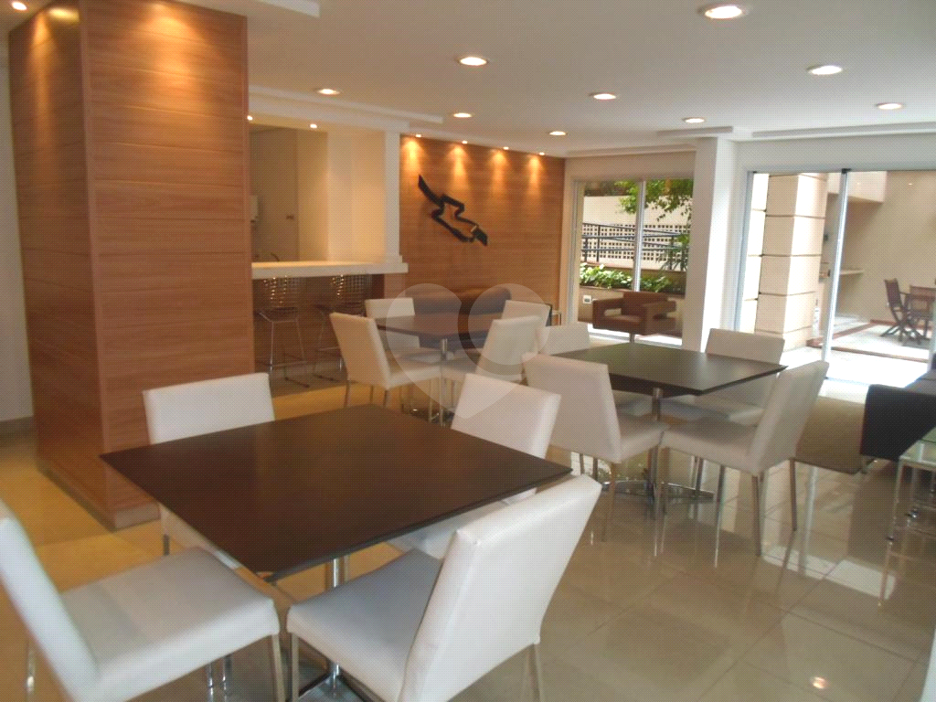 Apartamento em Perdizes com 140 metros de área útil.