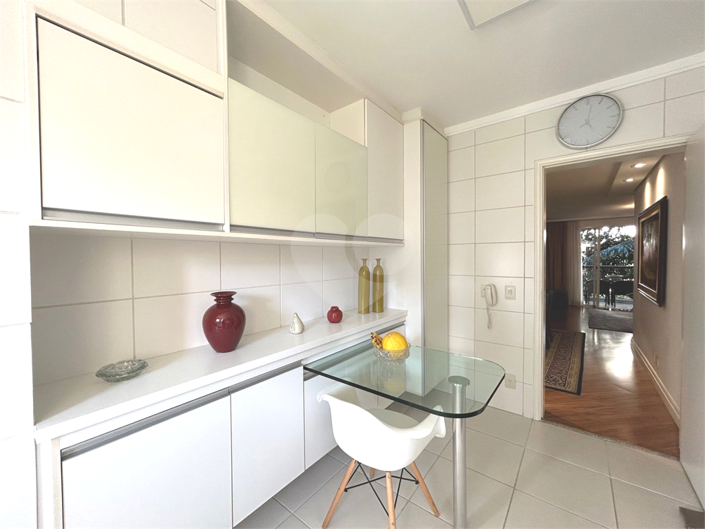 Apartamento em Perdizes com 140 metros de área útil.