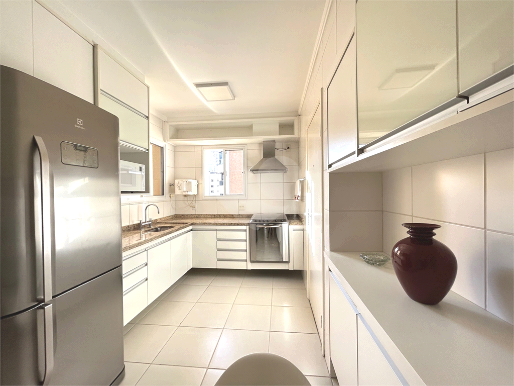 Apartamento em Perdizes com 140 metros de área útil.