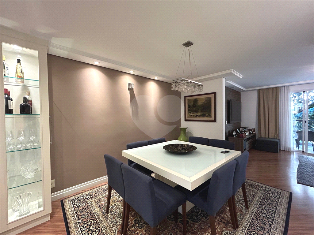 Apartamento em Perdizes com 140 metros de área útil.