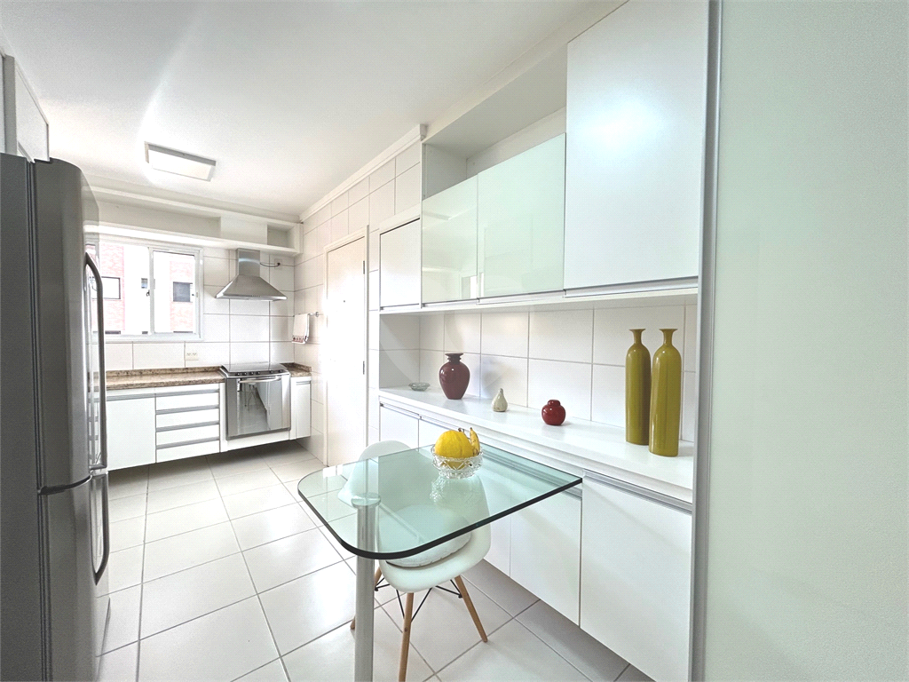 Apartamento em Perdizes com 140 metros de área útil.