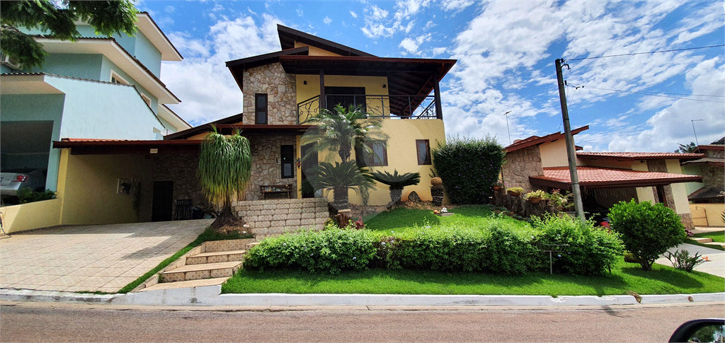 Casa à venda com 3 quartos, 380m² - Foto 1