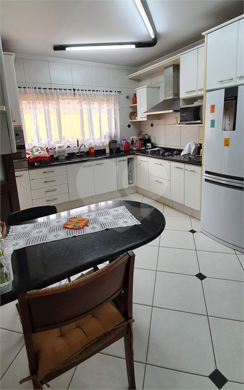 Casa à venda com 3 quartos, 380m² - Foto 4