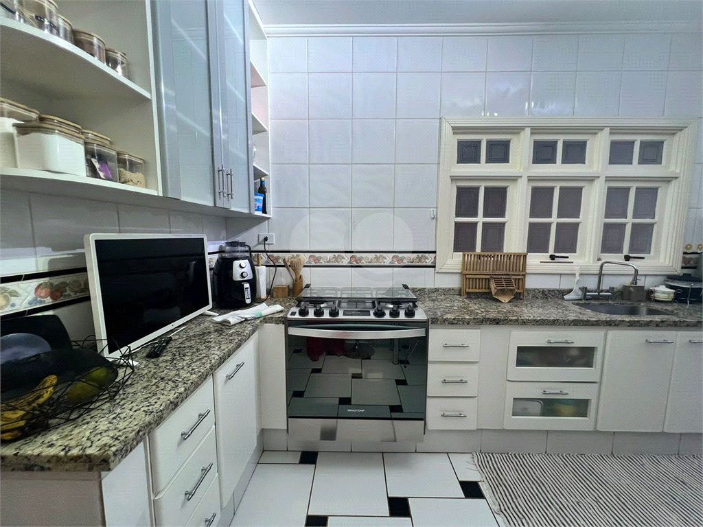Casa em condomínio fechado, com lazer completo
