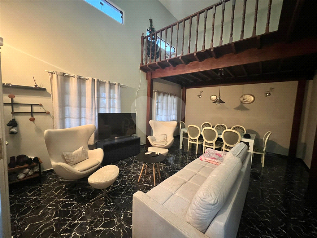Casa em condomínio fechado, com lazer completo