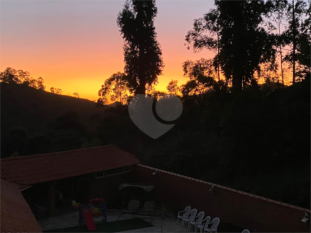 Casa em condomínio fechado, com lazer completo
