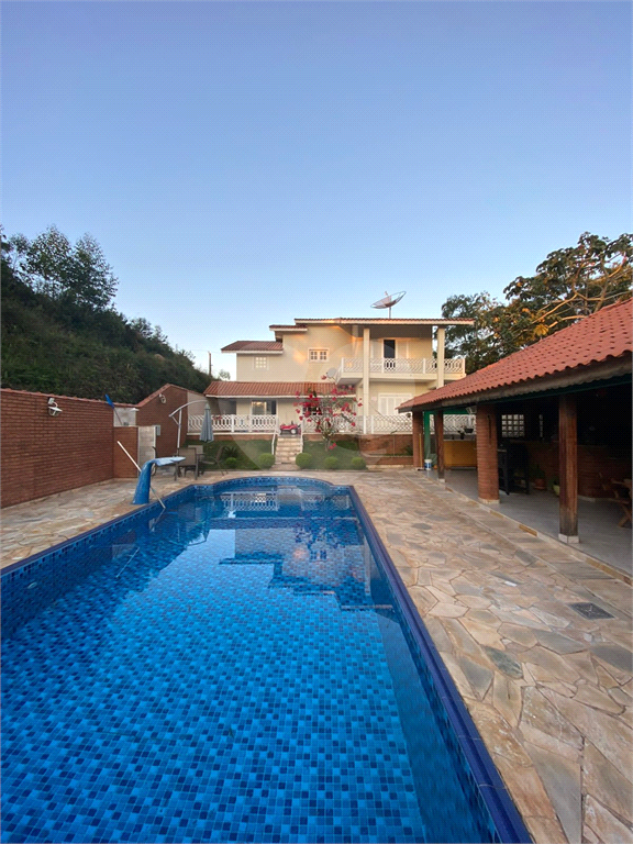 Casa em condomínio fechado, com lazer completo