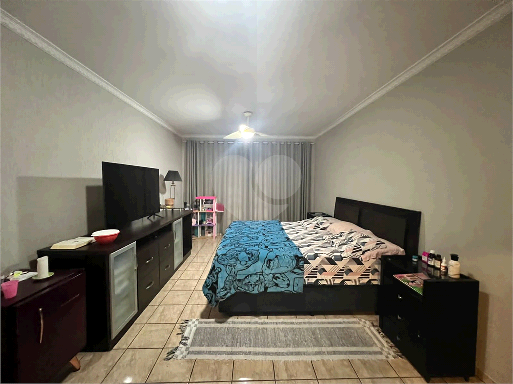 Casa em condomínio fechado, com lazer completo