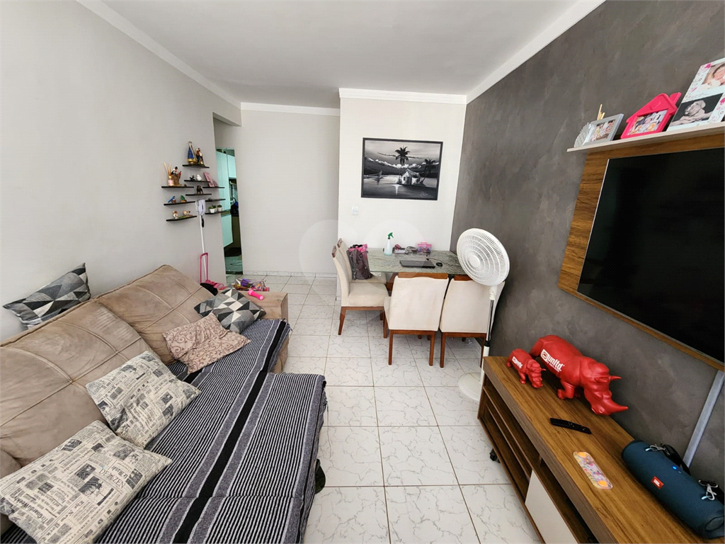 Apartamento à venda com 3 quartos, 74m² - Foto 2