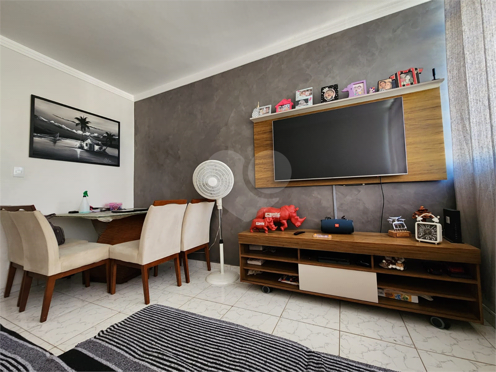 Apartamento à venda com 3 quartos, 74m² - Foto 1