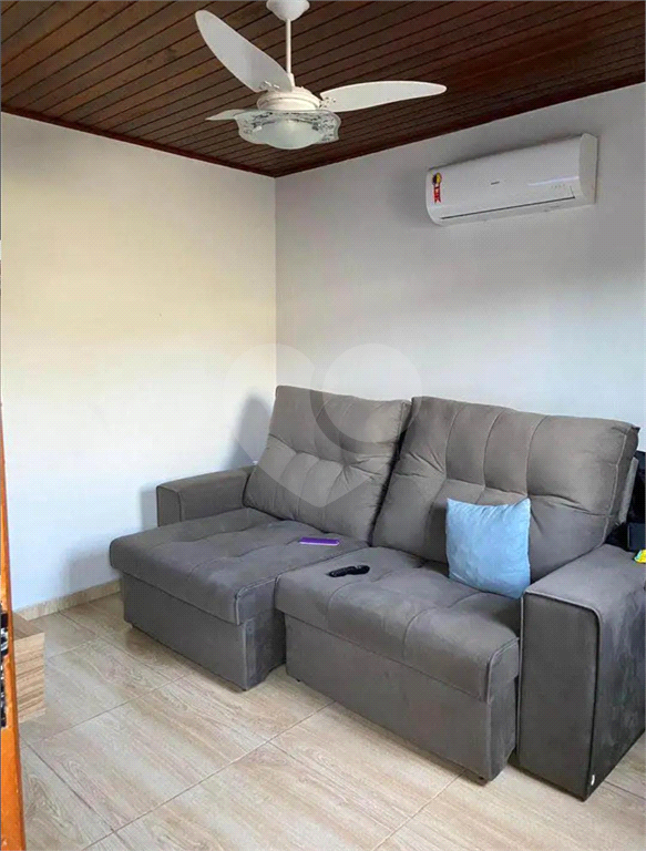 Casa à venda com 2 quartos, 70m² - Foto 11