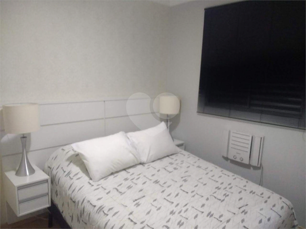 Apartamento à venda com 2 quartos, 52m² - Foto 11
