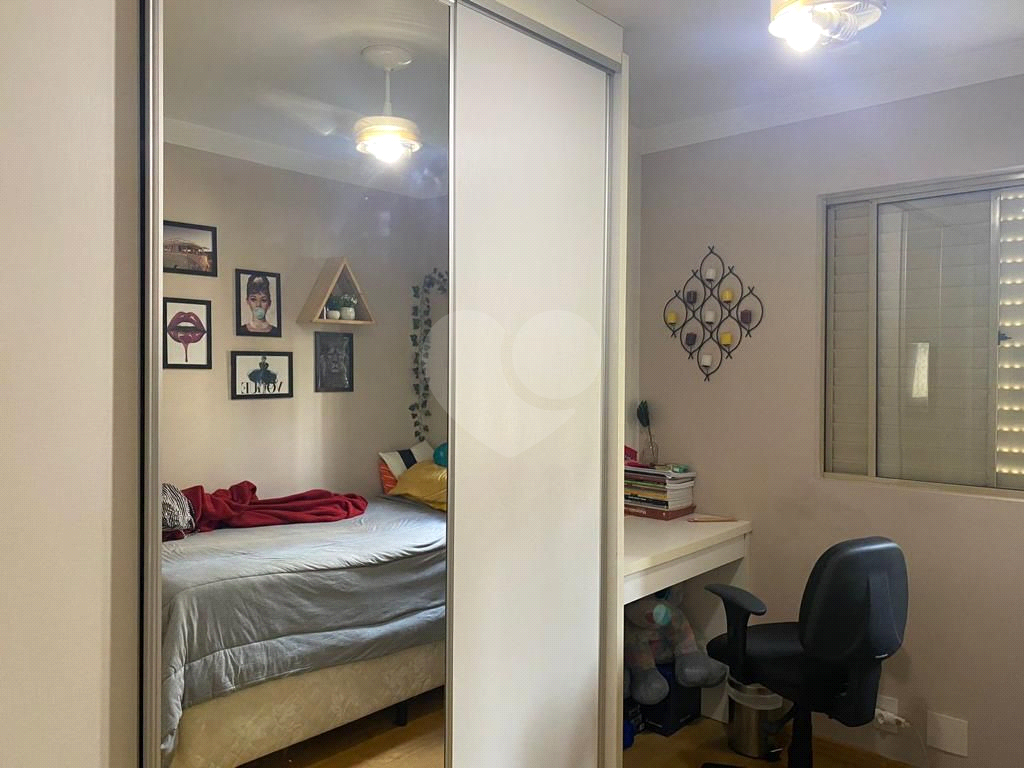 Vendo Apartamento com 3 Dormitórios na Av Celso Garcia!!