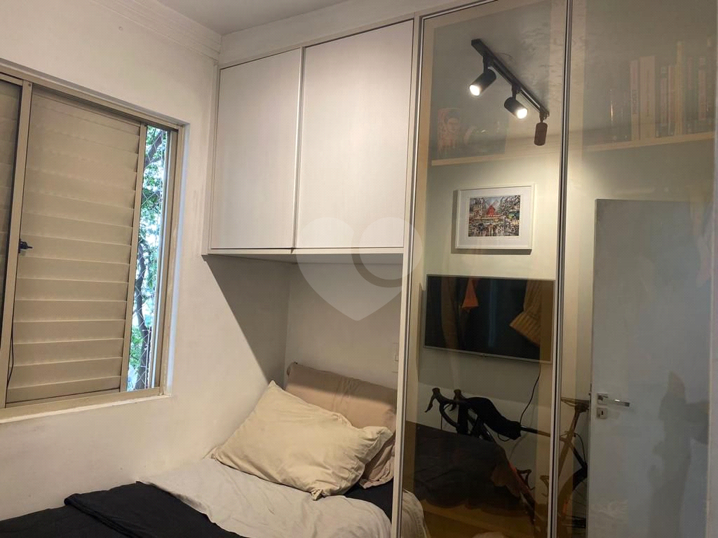Vendo Apartamento com 3 Dormitórios na Av Celso Garcia!!