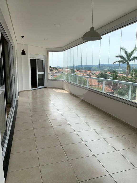 Apartamento para alugar com 4 quartos, 171m² - Foto 2