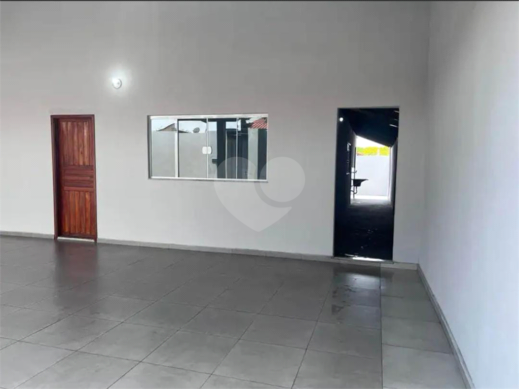 Casa à venda com 2 quartos, 150m² - Foto 1