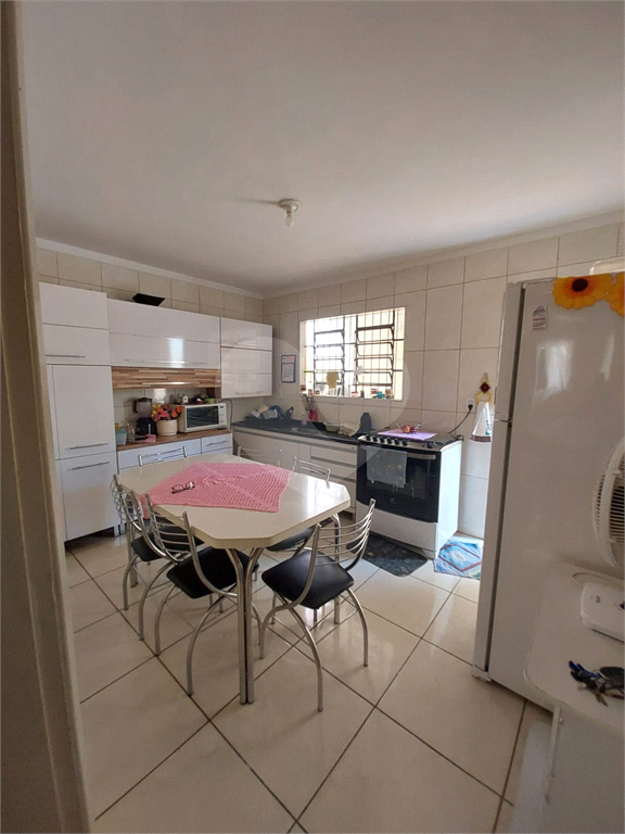 Casa à venda com 3 quartos, 180m² - Foto 1