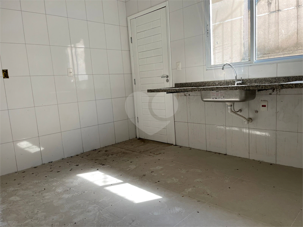 Sobrado Novo 2 Dormitórios 1 Suíte 3 Vagas de Garagem