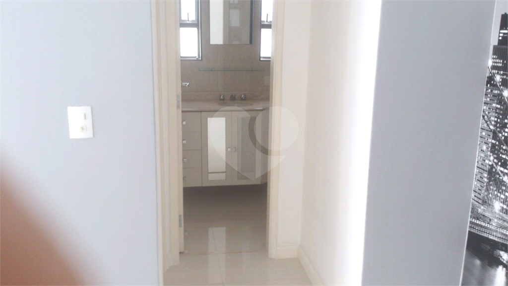 Apartamento à venda com 1 quarto, 49m² - Foto 31