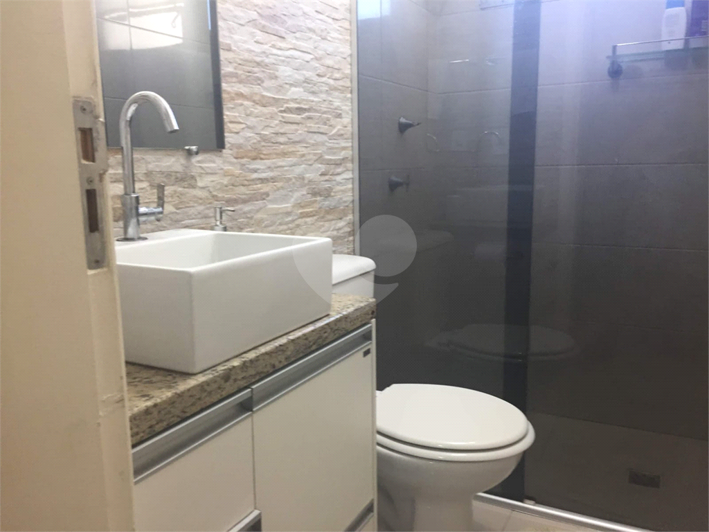 Apartamento à venda com 2 quartos, 70m² - Foto 12