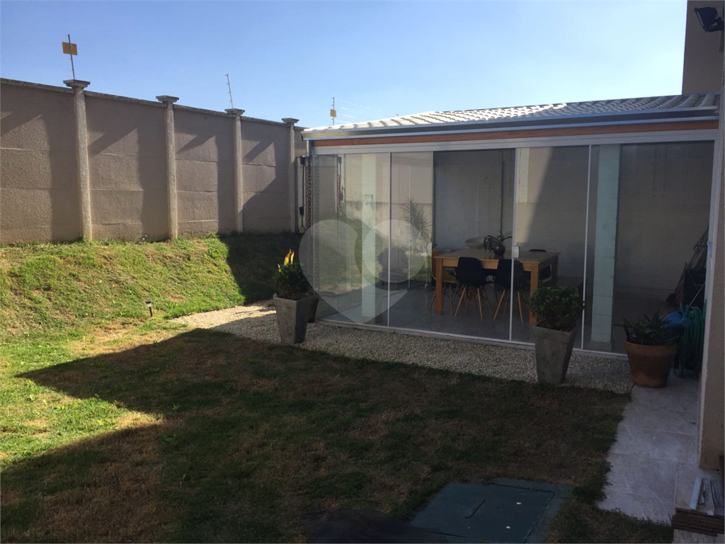 Apartamento à venda com 2 quartos, 70m² - Foto 2