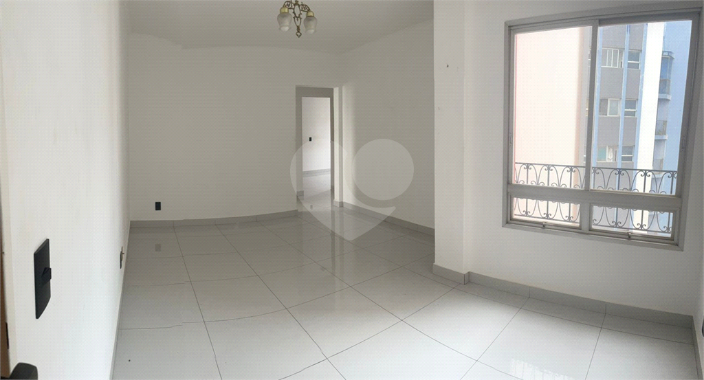 Apartamento à venda com 2 quartos, 70m² - Foto 11