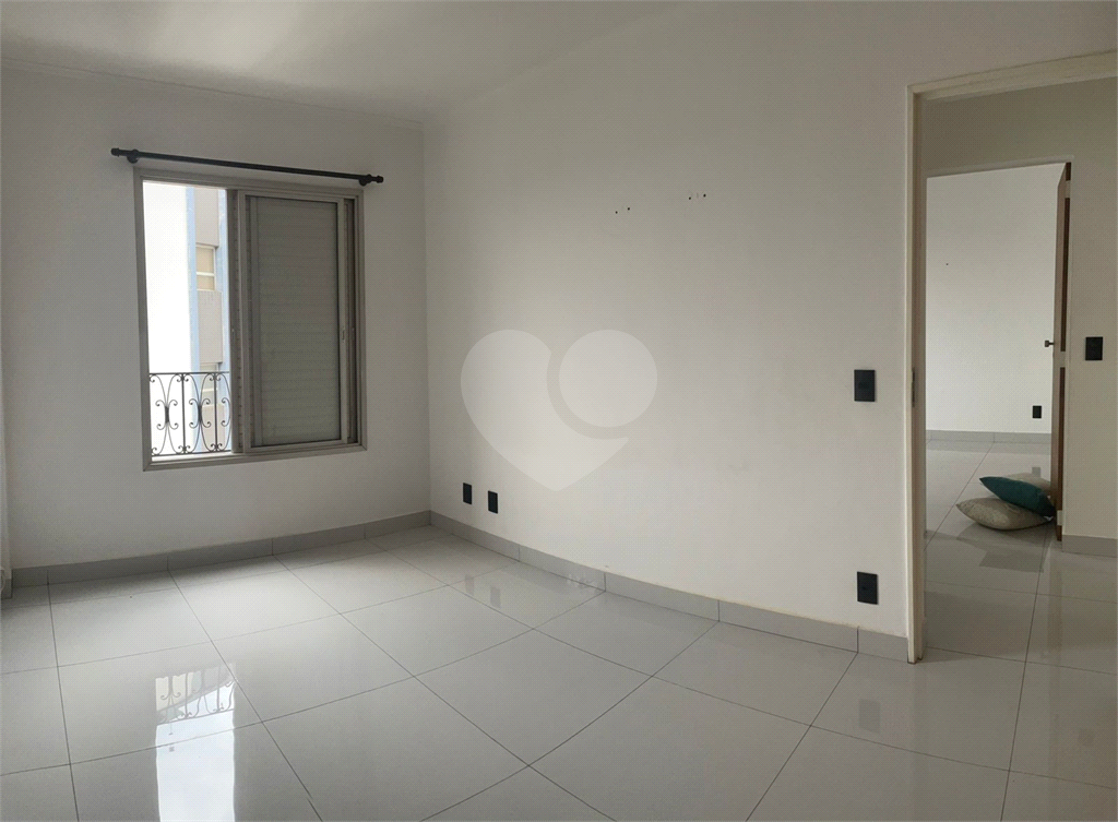 Apartamento à venda com 2 quartos, 70m² - Foto 13