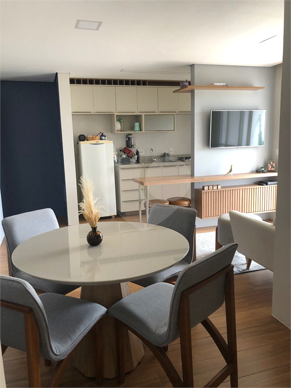 Apartamento à venda com 2 quartos, 65m² - Foto 1