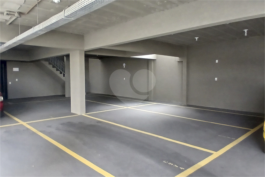 Sobrado em Condomínio fechado com 3 Quartos sendo uma Suíte e 2 vagas de garagem no City América