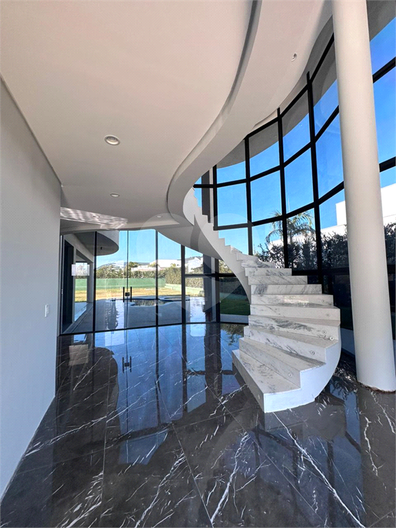 Casa de Condomínio à venda com 4 quartos, 379m² - Foto 2