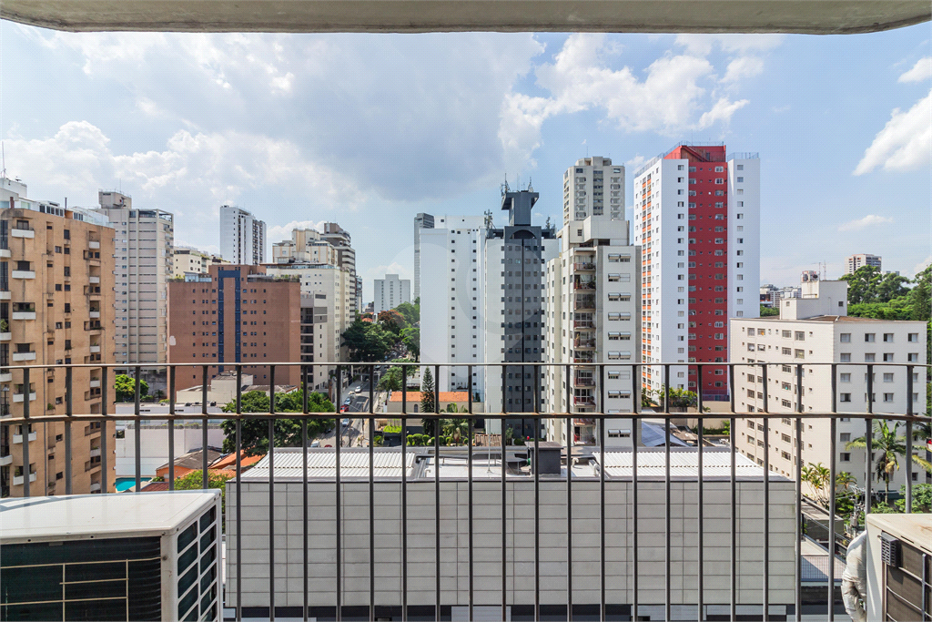 Apartamento com 120 m, 2 dormitórios, sendo 1 suíte, 2 vagas na Vila Madalena!