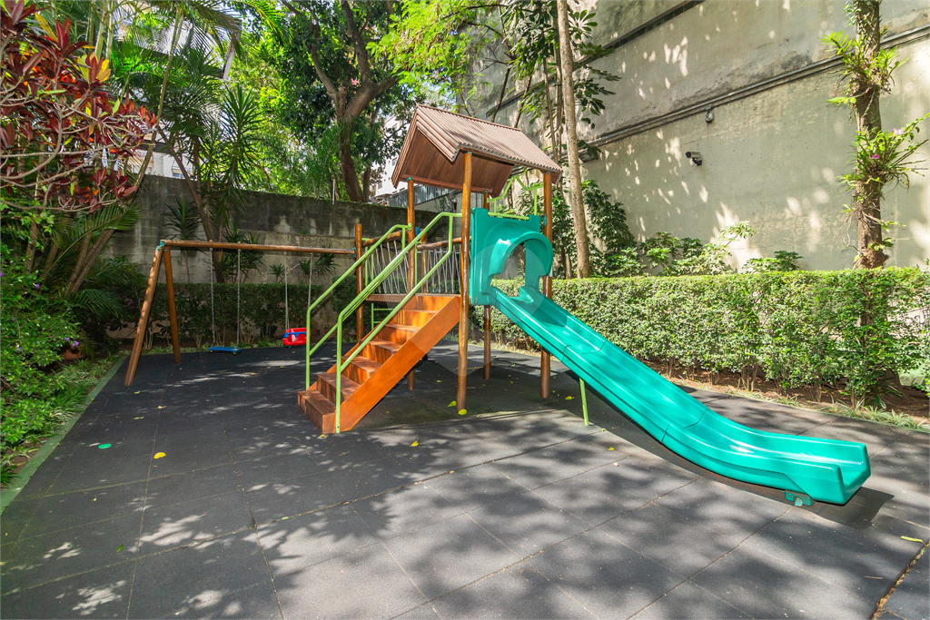 Apartamento com 120 m, 2 dormitórios, sendo 1 suíte, 2 vagas na Vila Madalena!