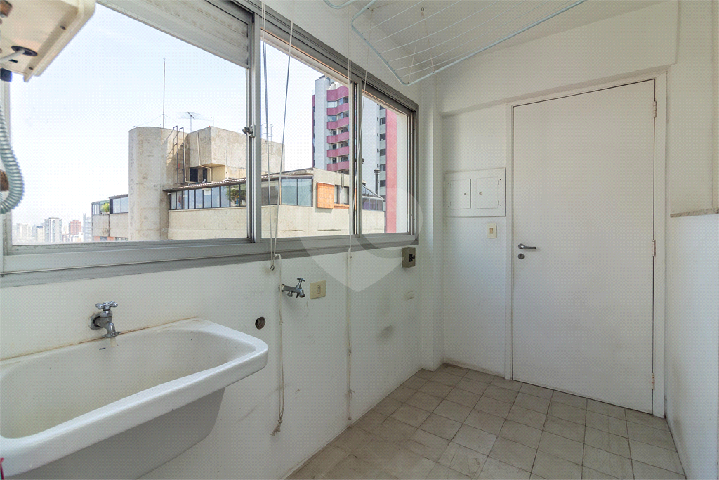 Apartamento com 120 m, 2 dormitórios, sendo 1 suíte, 2 vagas na Vila Madalena!