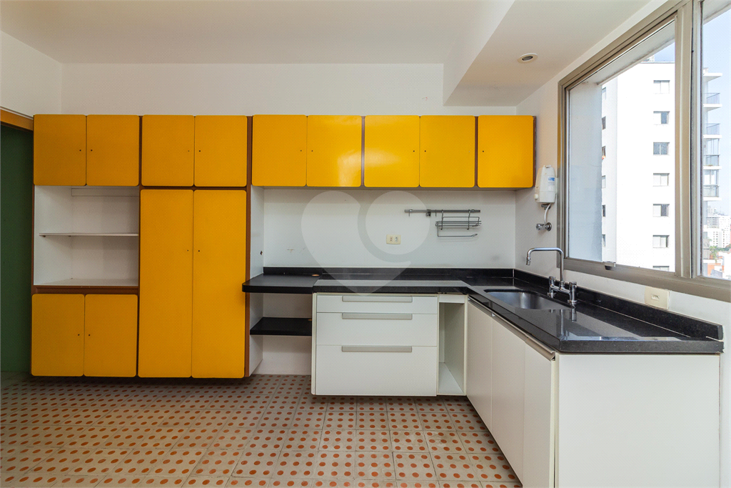 Apartamento com 120 m, 2 dormitórios, sendo 1 suíte, 2 vagas na Vila Madalena!