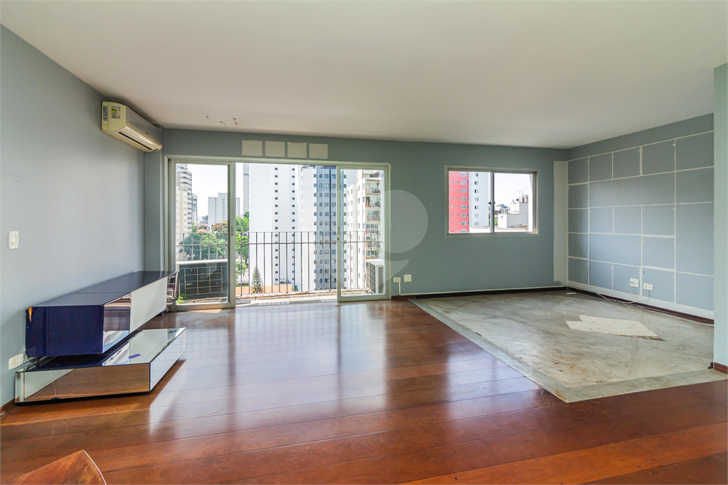 Apartamento com 120 m, 2 dormitórios, sendo 1 suíte, 2 vagas na Vila Madalena!